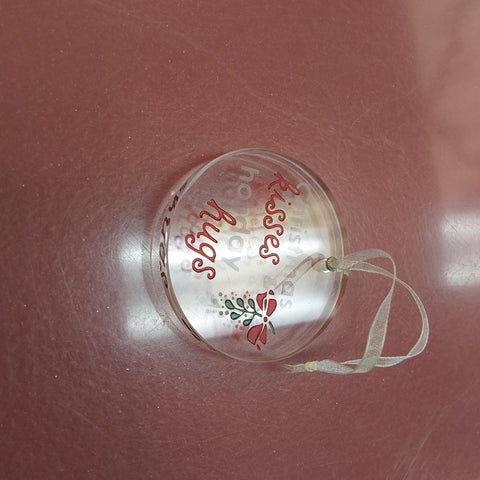 christmas kissees holiday hugs ornament
