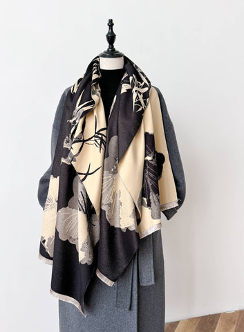 Winding River - Black / Cream Dragonfly Wrap