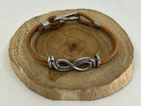 The Artist Jay - Continuum Twist Bracelet: Small / Black matte leather