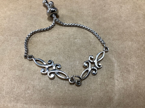 Children’s Celtic Bracelet by Jen G.