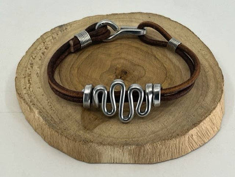 Squiggle Twist Bracelet: Small / Black matte leather