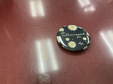 Williamsport Daisy Button Magnet