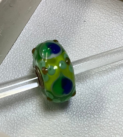 Troll bead  green heart blue and green