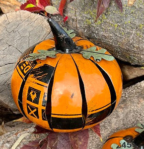 MHP-0012  Tin Pumpkin Luminary