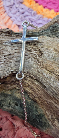 MG S/S BR 128 Cross Bracelet
