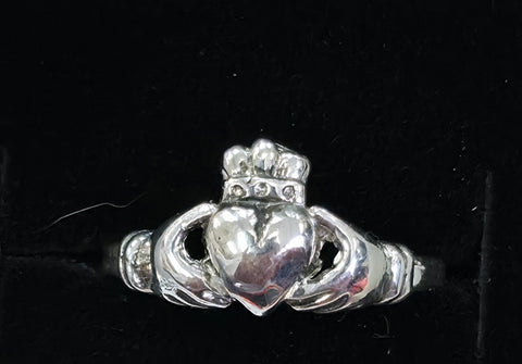 MG S/S R187 Sterling Silver Claddagh  Ring Size 3 by Local Goldsmith Martina Guerra