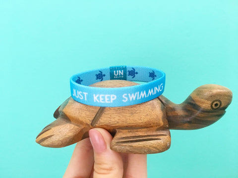 Unselfie - Just Keep Swimming Turtles Band. Medium