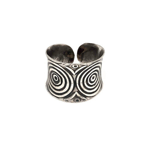 Anju Jewelry - Kashi Large Swirls Embossed Ring