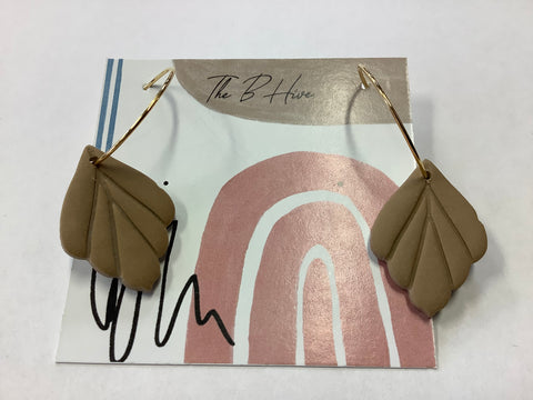 Hoop Clay leaf earrings by Barbie