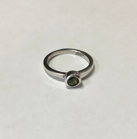 MKD Sterling Silver Peridot Ring size 5.75